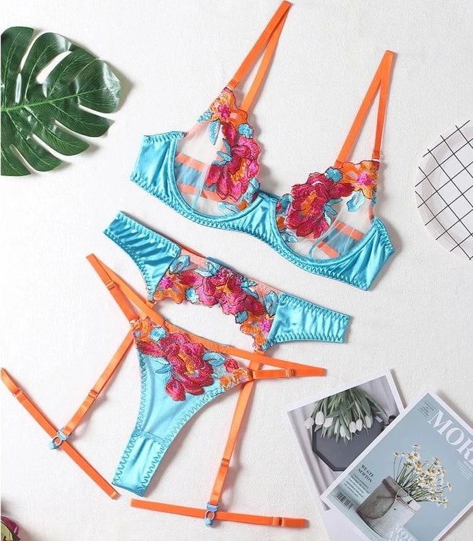Lingerie Set 3 Peças com Cinta Liga Cintia