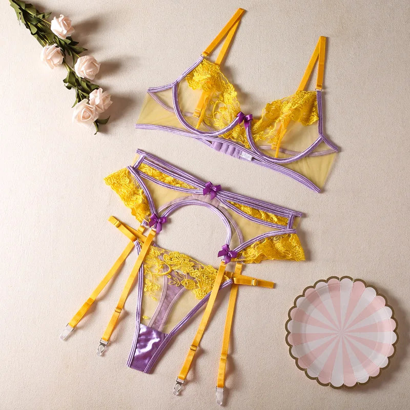 Lingerie Set Fernanda com Cinta Liga e Tule