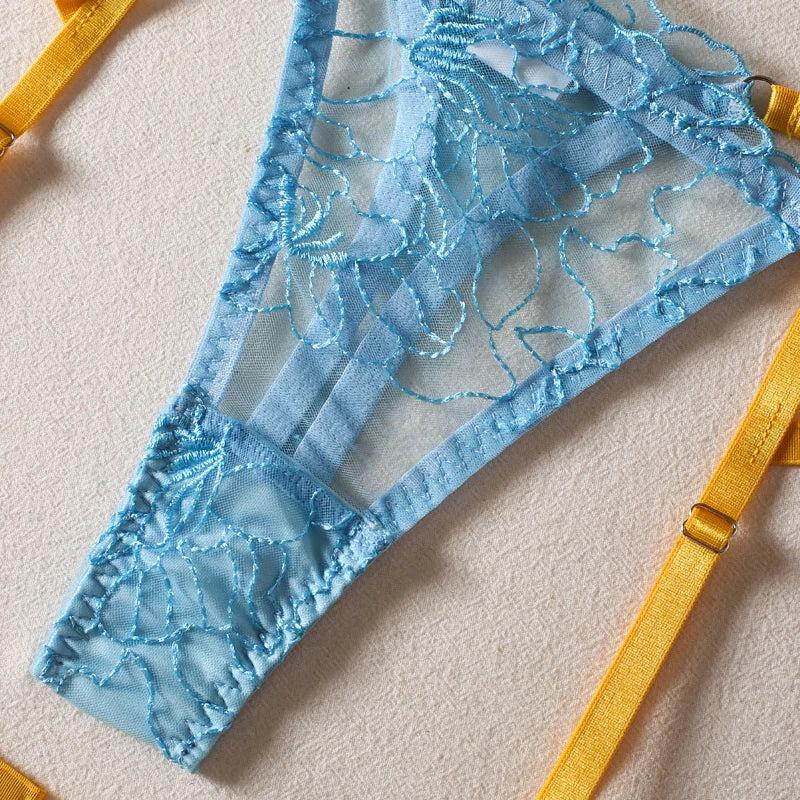 Lingerie Set 3 peças com Cinta Liga Caroline